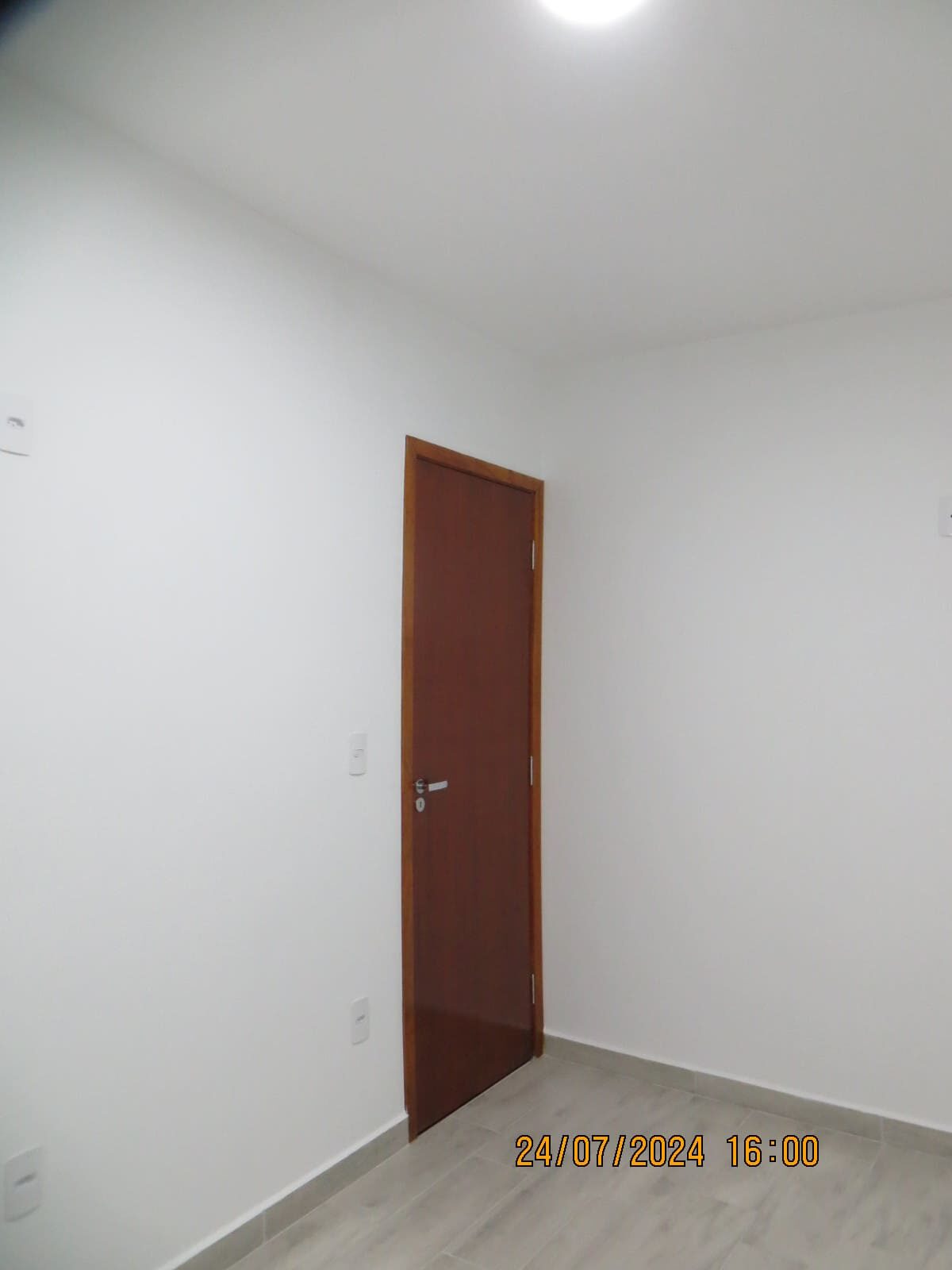 6- QUARTO 1- PORTA